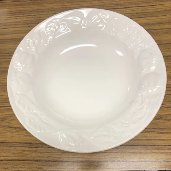 I Patrizi made in Italy for Williams Sonoma Tomato Embossed Pasta Bowl